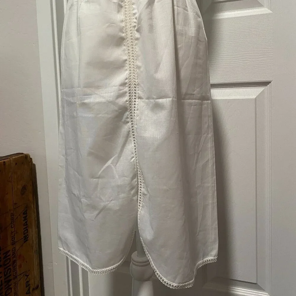 Vintage, Cotton Slip. Brand is Movie star. Small. - Picture 2 of 6